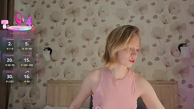 Snapshot of ameliamurrr chatting on 10/12/25, 08:35 ameliamurrr online show from 10/12/25, 08:35