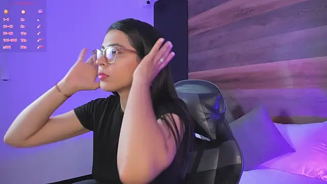 Snapshot of desireee_ chatting on 03/16/26, 12:31 desireee online show from 03/16/26, 12:31