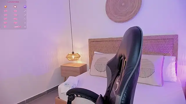 Snapshot of desireee_ chatting on 03/31/26, 12:16 desireee online show from 03/31/26, 12:16