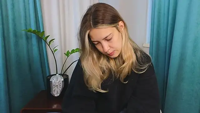 Snapshot of AngelicRice chatting on 09/13/25, 11:10 AngelicRice online show from 09/13/25, 11:10