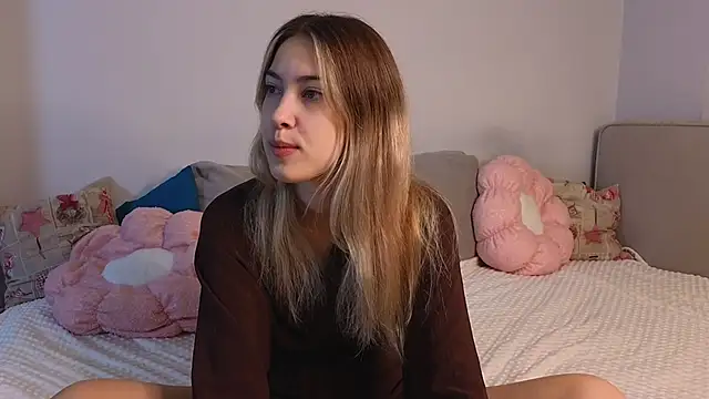 Snapshot of AngelicRice chatting on 10/05/25, 11:30 AngelicRice online show from 10/05/25, 11:30