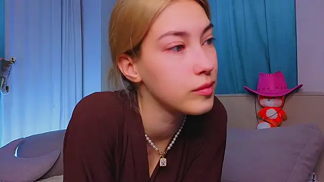 Snapshot of AngelicRice chatting on 11/08/25, 11:10 AngelicRice online show from 11/08/25, 11:10