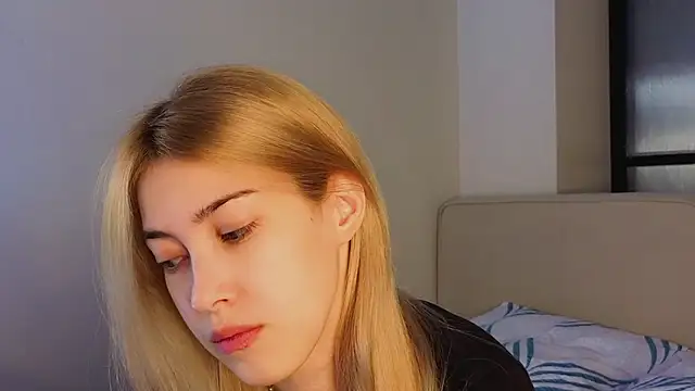 Snapshot of AngelicRice chatting on 11/23/25, 11:32 AngelicRice online show from 11/23/25, 11:32