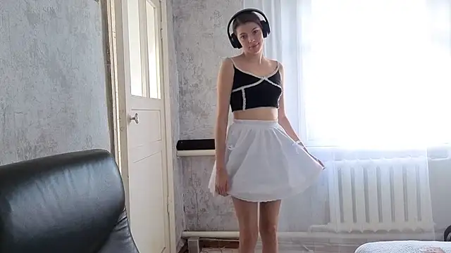 CutieAnny online show from 10/17/25, 04:26