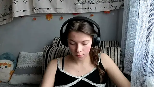 CutieAnny online show from 11/20/25, 05:51