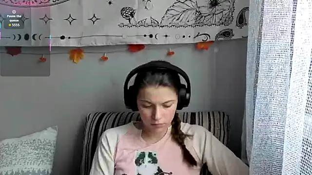 CutieAnny online show from 11/29/25, 06:27