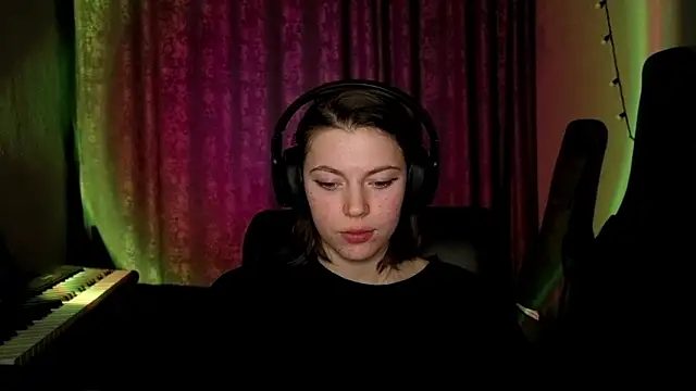 CutieAnny online show from 03/11/26, 12:27