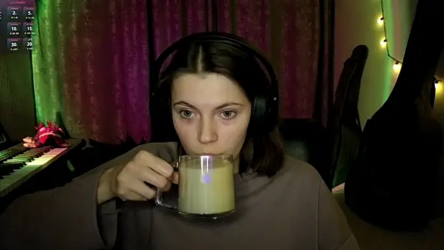 CutieAnny online show from 04/01/26, 08:06