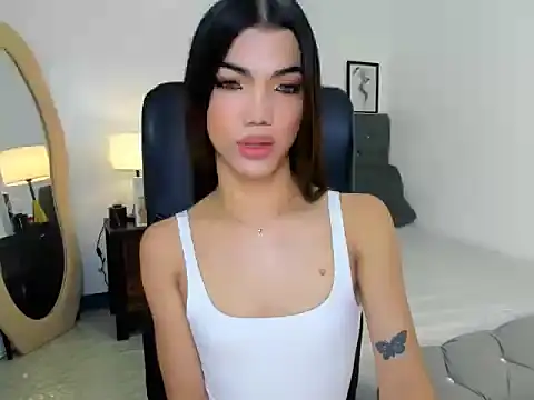 Snapshot of CassieSommereux chatting on 11/25/25, 09:26 CassieSommereux online show from 11/25/25, 09:26