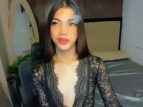 Snapshot of CassieSommereux chatting on 12/19/25, 01:56 CassieSommereux online show from 12/19/25, 01:56