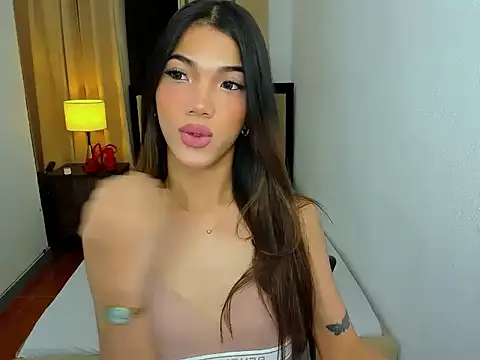 Snapshot of CassieSommereux chatting on 05/21/26, 06:48 CassieSommereux online show from 05/21/26, 06:48