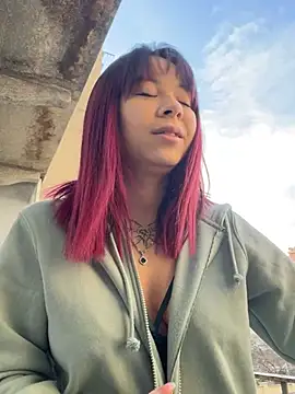 YumiLux online show from 01/14/26, 10:43