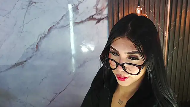 Snapshot of CamelyHott chatting on 05/22/26, 07:52 CamelyHott online show from 05/22/26, 07:52