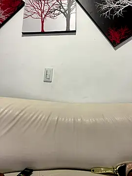 Snapshot of zaracollins01 chatting on 09/12/25, 03:50 zaracollins01 online show from 09/12/25, 03:50