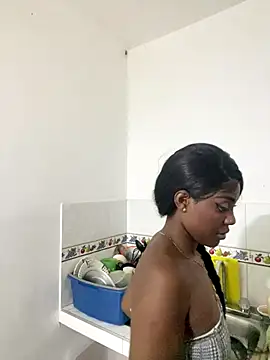 Snapshot of zaracollins01 chatting on 09/15/25, 10:54 zaracollins01 online show from 09/15/25, 10:54