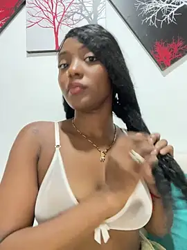 Snapshot of zaracollins01 chatting on 10/12/25, 03:27 zaracollins01 online show from 10/12/25, 03:27