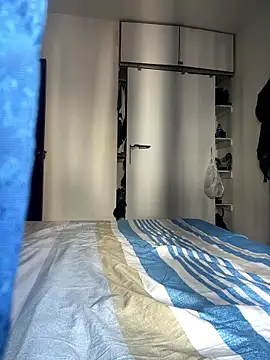 Snapshot of zaracollins01 chatting on 01/11/26, 06:35 zaracollins01 online show from 01/11/26, 06:35