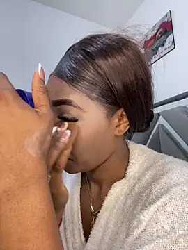 Snapshot of zaracollins01 chatting on 02/16/26, 06:04 zaracollins01 online show from 02/16/26, 06:04