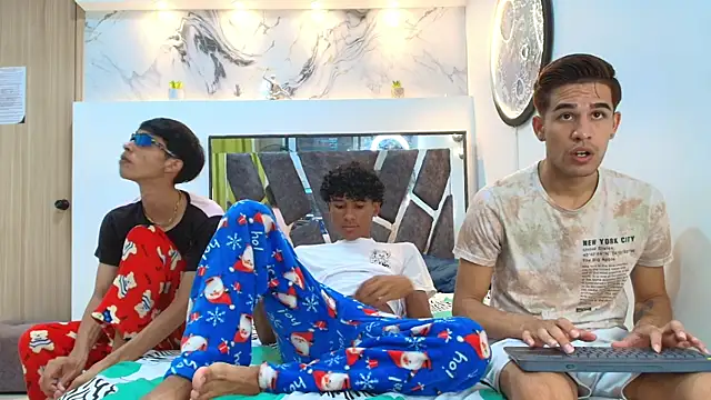 LONDON BOYS1 online show from 09/24/25, 01:31