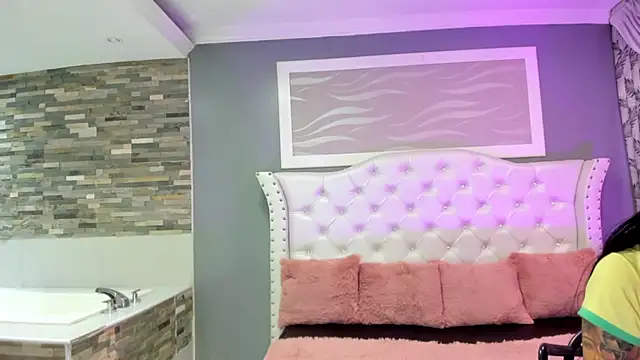  camila ortiz online show from 10/09/25, 08:18