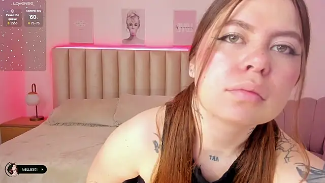 Snapshot of melissa_es chatting on 12/17/25, 12:44 melissa es online show from 12/17/25, 12:44