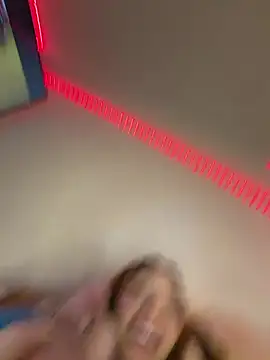 Snapshot of Sophia_Queen03 chatting on 04/29/26, 01:21 Sophia Queen03 online show from 04/29/26, 01:21