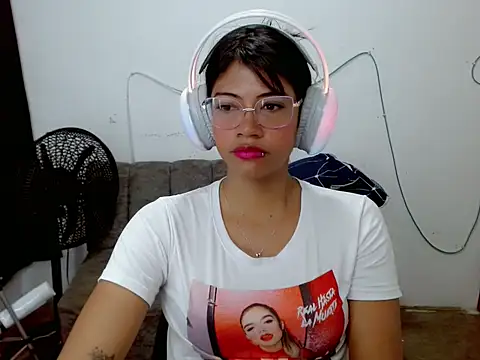 Dulce2415 online show from 03/21/26, 06:51