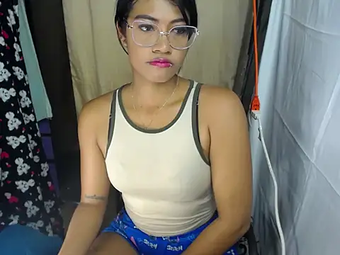 Snapshot of Dulce2415 chatting on 07/06/26, 02:52 Dulce2415 online show from 07/06/26, 02:52