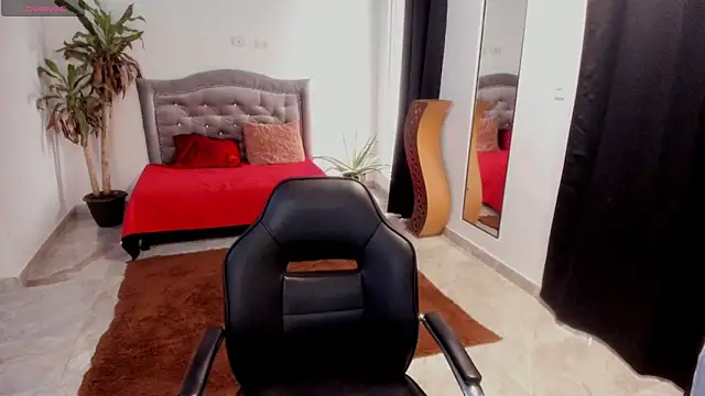 Snapshot of fox_valerie chatting on 04/15/26, 03:08 fox valerie online show from 04/15/26, 03:08