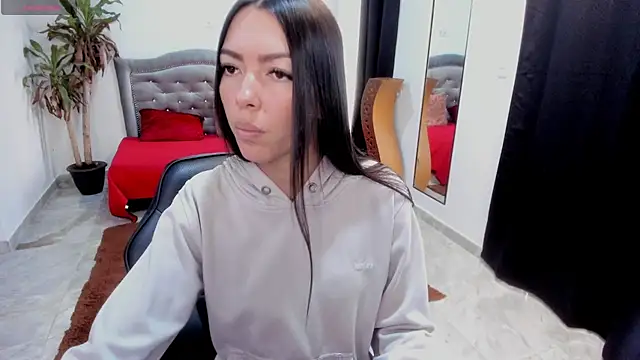 Snapshot of fox_valerie chatting on 04/16/26, 03:46 fox valerie online show from 04/16/26, 03:46