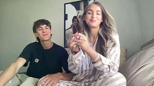 Snapshot of ShaniRea chatting on 09/19/25, 09:26 ShaniRea online show from 09/19/25, 09:26