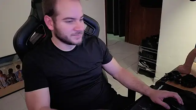 Snapshot of Paul00474 chatting on 09/24/25, 09:18 Paul00474 online show from 09/24/25, 09:18