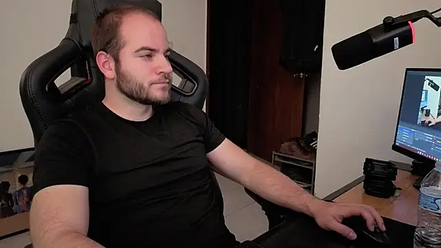 Snapshot of Paul00474 chatting on 11/07/25, 04:45 Paul00474 online show from 11/07/25, 04:45