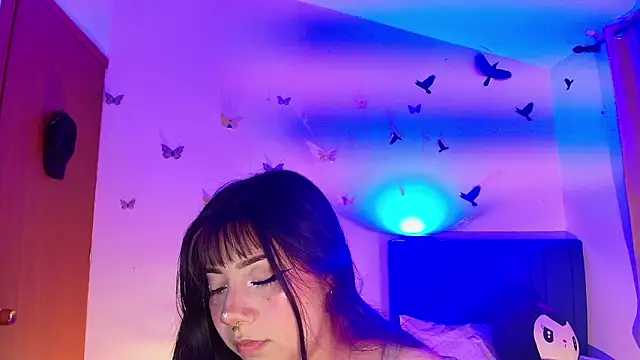 Snapshot of annie-russel chatting on 11/26/25, 09:05 annie-russel online show from 11/26/25, 09:05