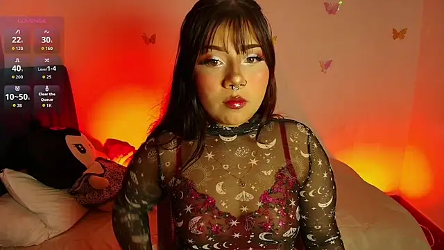 Snapshot of annie-russel chatting on 02/17/26, 05:48 annie-russel online show from 02/17/26, 05:48