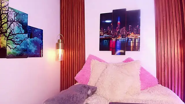 Emily Vaughan online show from 09/25/25, 03:21