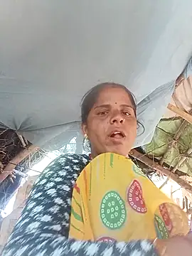 Snapshot of Sapna_cutt chatting on 09/17/25, 05:53 Sapna cutt online show from 09/17/25, 05:53