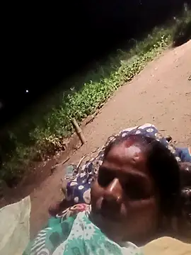 Snapshot of Sapna_cutt chatting on 09/28/25, 04:01 Sapna cutt online show from 09/28/25, 04:01