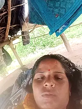 Snapshot of Sapna_cutt chatting on 09/29/25, 06:51 Sapna cutt online show from 09/29/25, 06:51