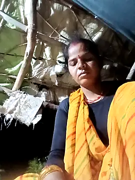 Snapshot of Sapna_cutt chatting on 10/01/25, 11:11 Sapna cutt online show from 10/01/25, 11:11