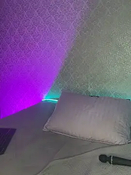 Snapshot of samiradoll chatting on 11/15/25, 10:48 samiradoll online show from 11/15/25, 10:48