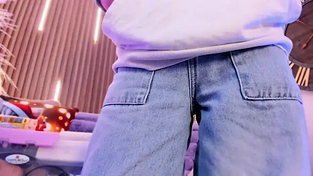 ArianaSantana online show from 12/17/25, 12:55