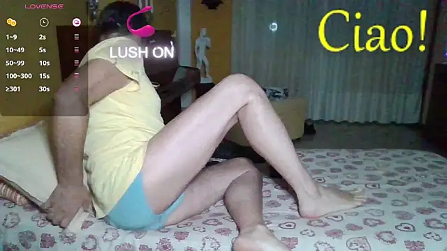 Snapshot of lattediyak chatting on 09/15/25, 12:43 lattediyak online show from 09/15/25, 12:43