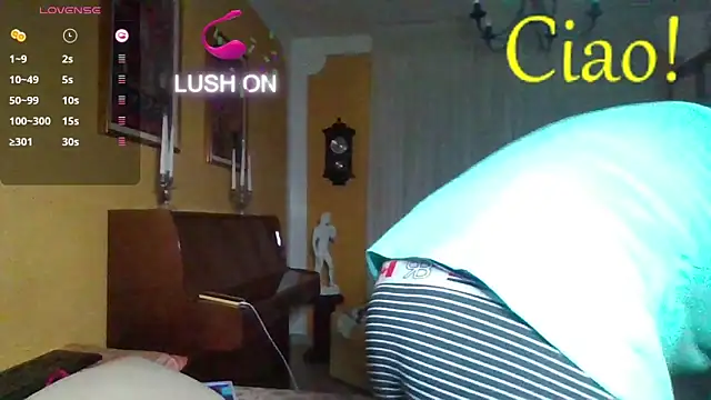 Snapshot of lattediyak chatting on 09/18/25, 01:18 lattediyak online show from 09/18/25, 01:18