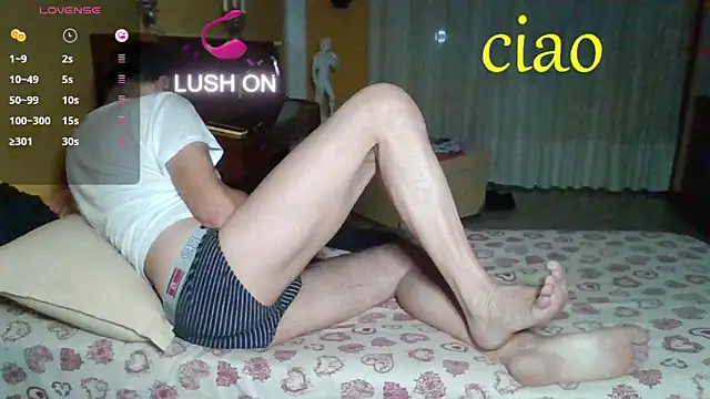 Snapshot of lattediyak chatting on 09/25/25, 01:31 lattediyak online show from 09/25/25, 01:31