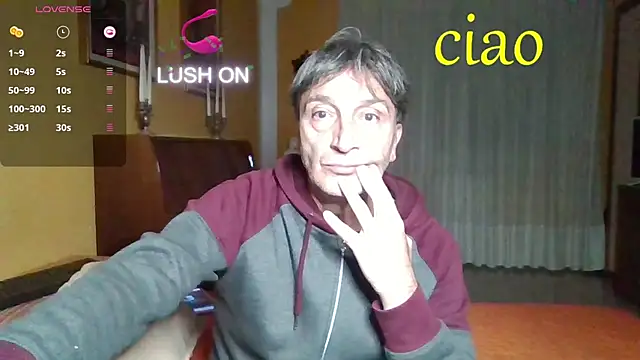 Snapshot of lattediyak chatting on 09/30/25, 11:43 lattediyak online show from 09/30/25, 11:43