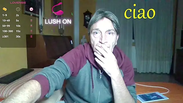 Snapshot of lattediyak chatting on 10/07/25, 12:52 lattediyak online show from 10/07/25, 12:52