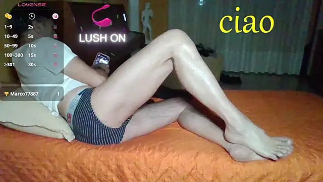 Snapshot of lattediyak chatting on 10/10/25, 12:42 lattediyak online show from 10/10/25, 12:42