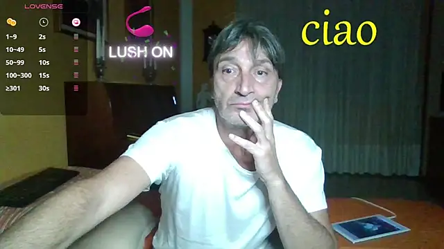 Snapshot of lattediyak chatting on 10/23/25, 12:21 lattediyak online show from 10/23/25, 12:21