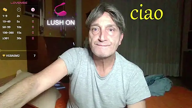 Snapshot of lattediyak chatting on 10/28/25, 12:58 lattediyak online show from 10/28/25, 12:58